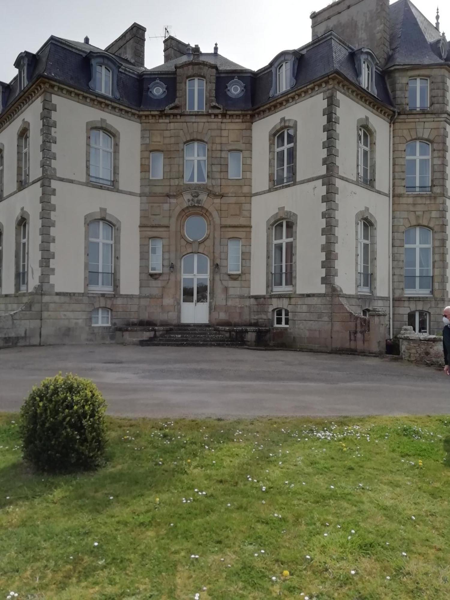 Chateau De Locqueran Pierres Et Filets Bleus Audierne Exterior photo